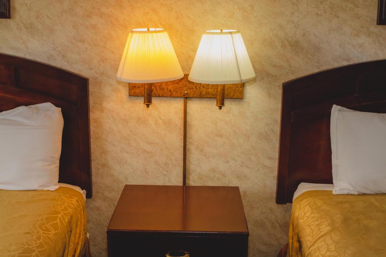 Colfax Inn By Marifah Екстер'єр фото
