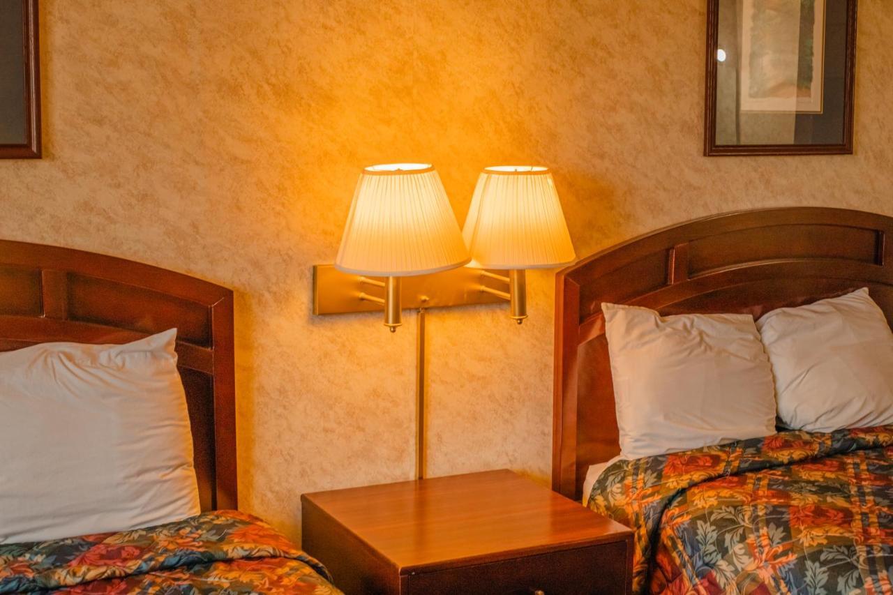 Colfax Inn By Marifah Екстер'єр фото