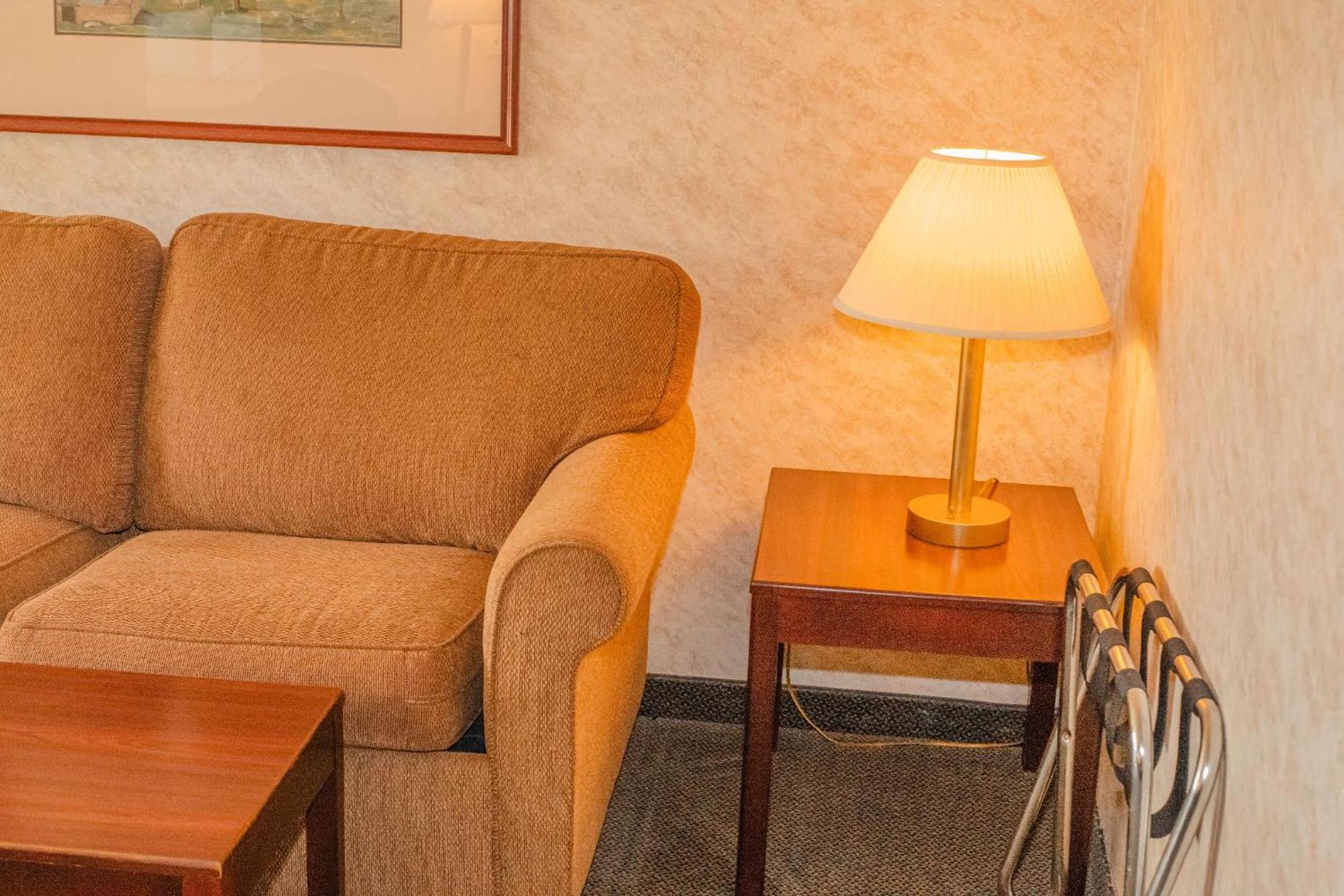Colfax Inn By Marifah Екстер'єр фото